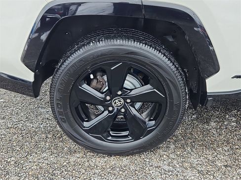 Used 2021 Toyota RAV4 XSE image 9