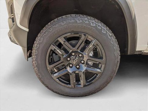 New 2025 Chevrolet Colorado Trail Boss w/ Midnight Edition image 9