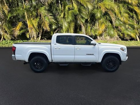 Used 2022 Toyota Tacoma SR5 RWD image 3