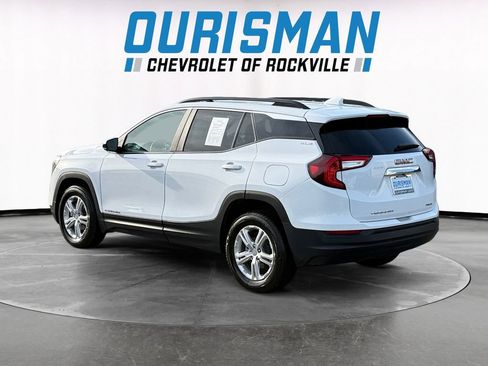 Used 2022 GMC Terrain SLE w/ Driver Convenience Package image 4