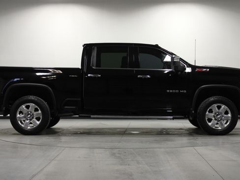 Used 2020 Chevrolet Silverado 2500 LTZ w/ LTZ Premium Package image 3