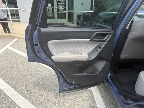 Used 2018 Subaru Forester 2.5i Premium AWD/4WD image 18