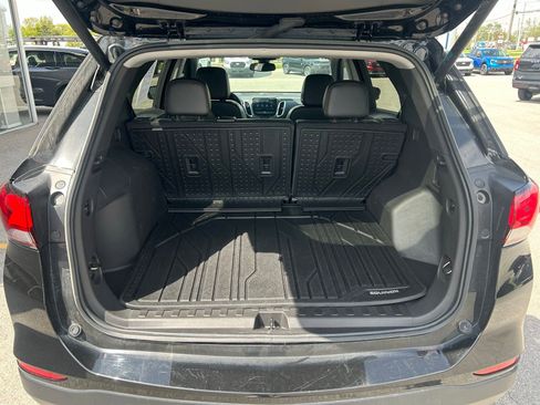 Used 2023 Chevrolet Equinox Premier FWD image 7