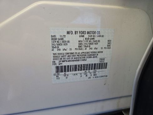 Used 2022 Ford Edge Titanium AWD/4WD image 12