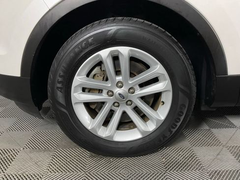 Used 2015 Ford Explorer XLT w/ Equipment Group 201A FWD image 10