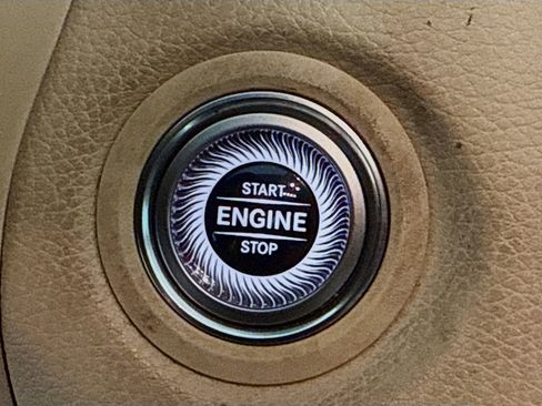 Used 2019 Mercedes-Benz C 300 Sedan image 21