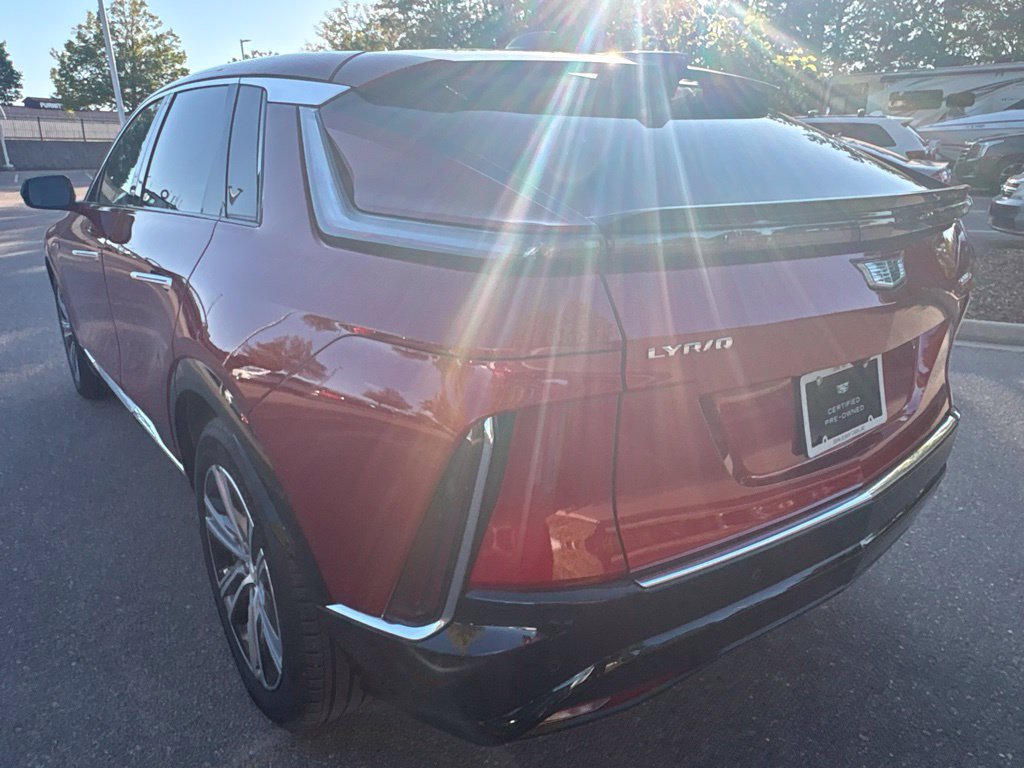 Used 2024 Cadillac Lyriq Luxury AWD/4WD image 3