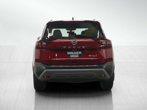 Used 2021 Nissan Rogue SV w/ Premium Package image 4
