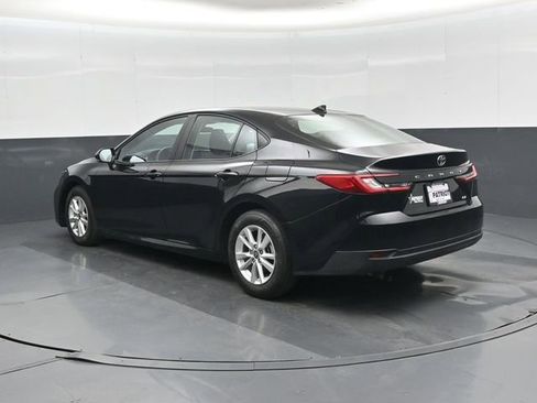 Used 2025 Toyota Camry LE image 6