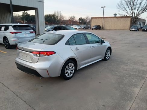 Used 2024 Toyota Corolla LE image 5