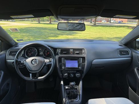 Used 2016 Volkswagen Jetta Sport FWD image 17