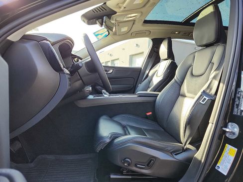 Certified 2024 Volvo XC60 T8 Ultimate w/ Protection Package Premier image 22