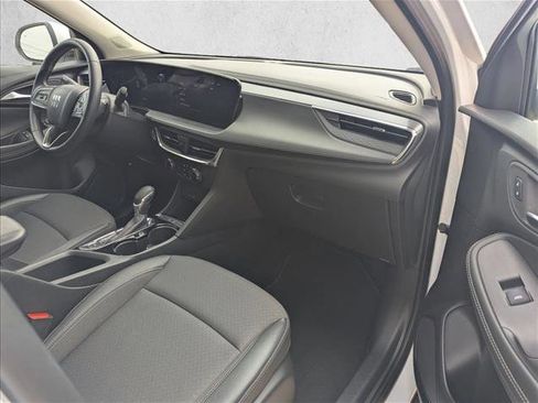 Used 2025 Buick Encore GX Preferred FWD image 15