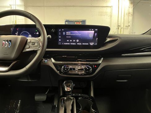 Used 2025 Buick Envista Sport Touring image 21