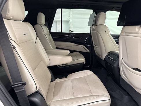 Used 2021 Cadillac Escalade Sport w/ LPO, ONYX Package AWD/4WD image 28