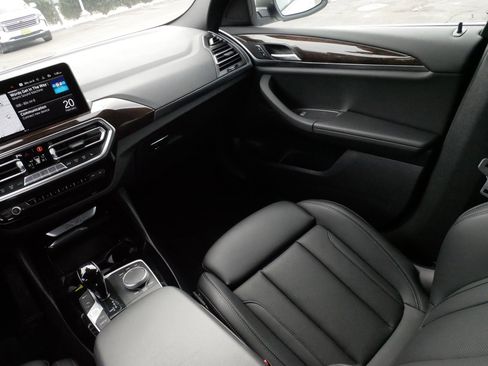 Used 2023 BMW X4 xDrive30i w/ Convenience Package image 11