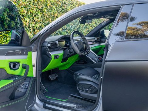 Used 2021 Lamborghini Urus image 25