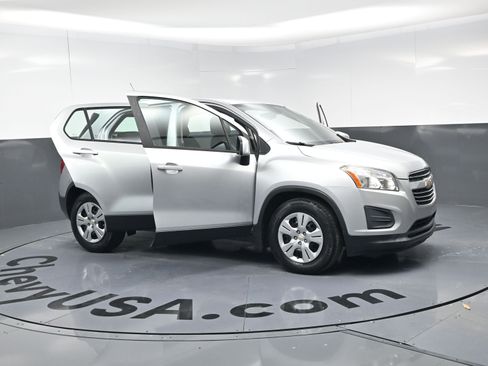 Used 2016 Chevrolet Trax LS image 23