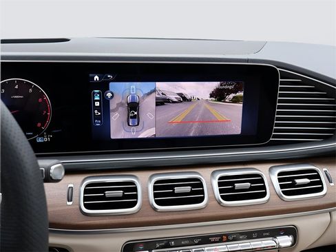 Certified 2025 Mercedes-Benz GLS 450 4MATIC image 28