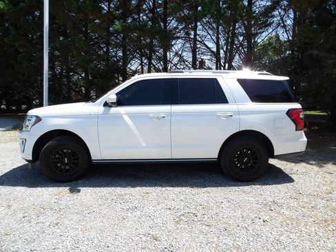 Used 2018 Ford Expedition Limited w/ Equipment Group 301A AWD/4WD image 2