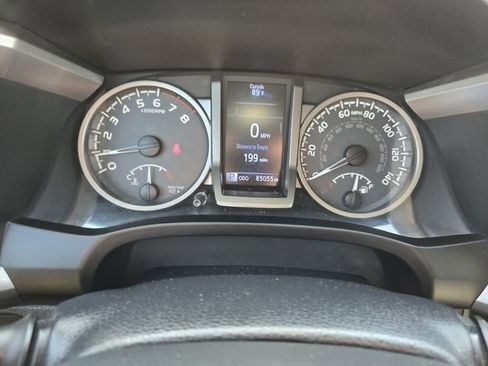 Used 2019 Toyota Tacoma SR5 AWD/4WD image 33
