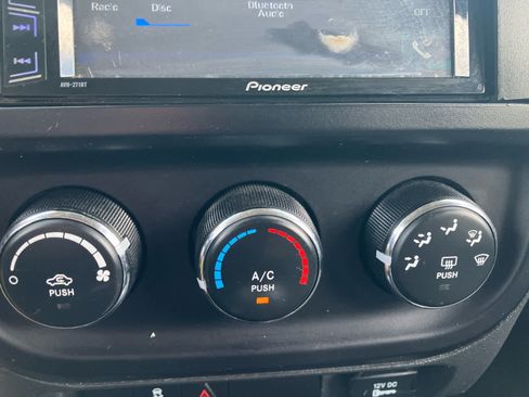 Used 2014 Jeep Patriot Sport w/ Power Value Group FWD image 18