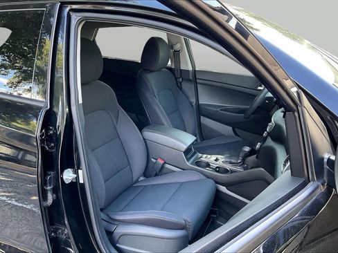 Used 2019 Hyundai Tucson Value FWD image 9