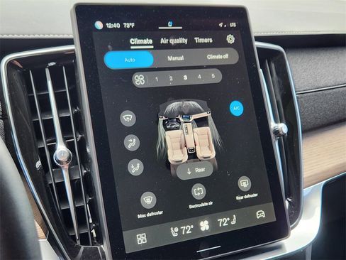 Used 2025 Volvo XC90 B6 Plus image 15