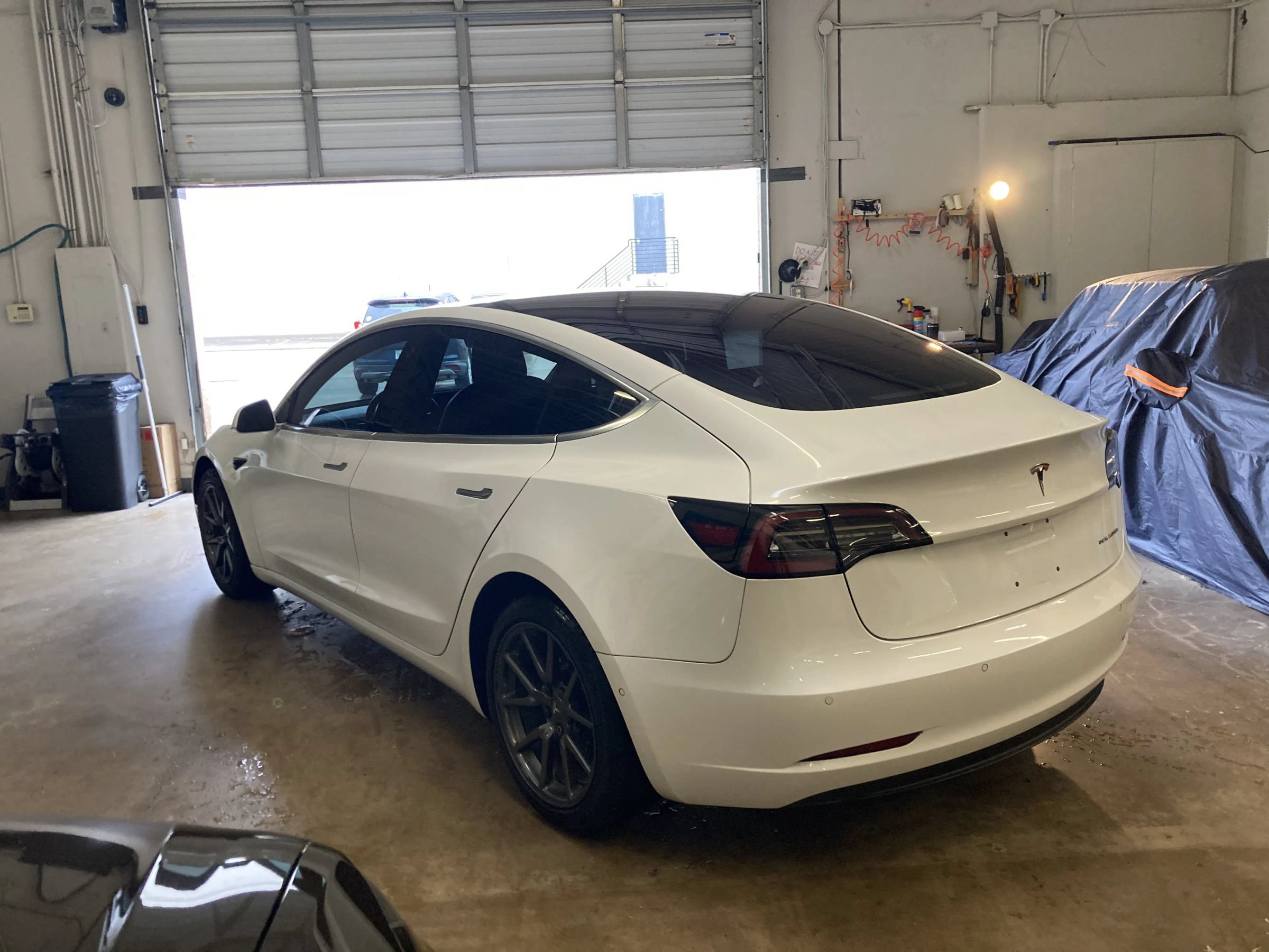 Used 2018 Tesla Model 3 Long Range AWD/4WD image 4