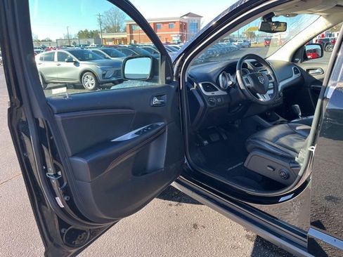 Used 2015 Dodge Journey R/T w/ Flexible Seating Group image 5