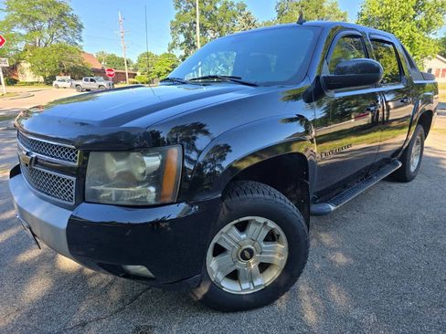 Used 2009 Chevrolet Avalanche LT w/ Suspension Package, Off-Road AWD/4WD image 1