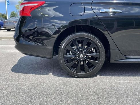 Used 2018 Nissan Sentra SR w/ Technology Package FWD image 7