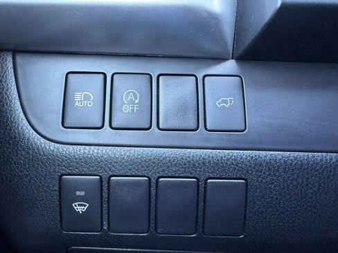 Used 2017 Toyota Highlander SE image 13