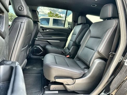 Used 2024 Chevrolet Traverse Z71 w/ Enhanced Driving Package image 4