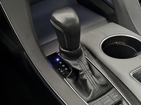 Used 2019 Toyota Avalon Limited image 15