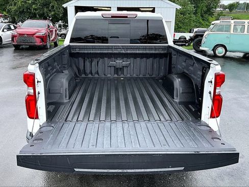 Used 2025 Chevrolet Silverado 1500 LTZ w/ Z71 Off-Road Package AWD/4WD image 9