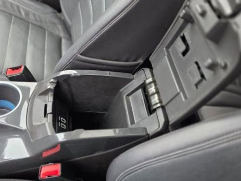 Used 2016 Ford Escape Titanium image 29