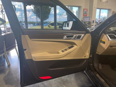 Used 2017 Genesis G80 3.8 w/ Option Group 02 RWD image 11