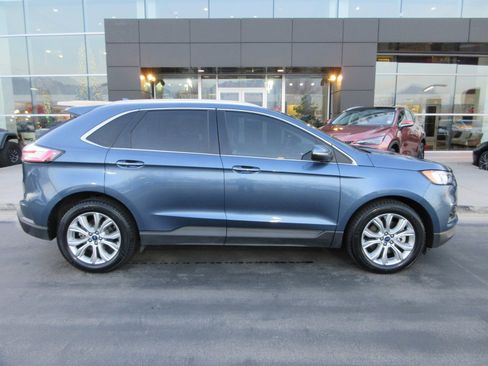 Used 2019 Ford Edge Titanium w/ Cold Weather Package image 12