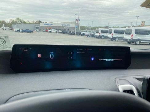 Used 2025 Ford Expedition Active image 19