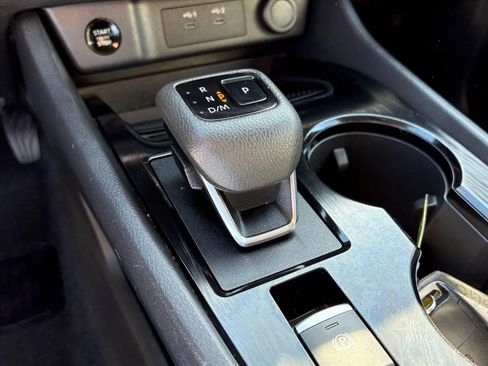 Used 2024 Nissan Rogue SV image 22