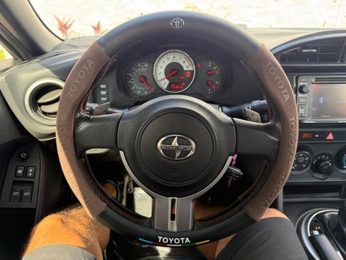 Used 2014 Scion FR-S RWD image 25