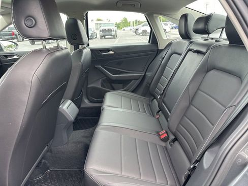 Used 2023 Volkswagen Jetta SE FWD image 26