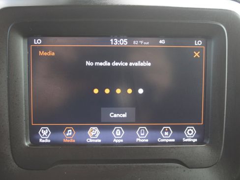 Used 2021 Jeep Renegade Latitude FWD image 39