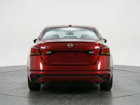 Used 2025 Nissan Altima 2.5 SV image 7