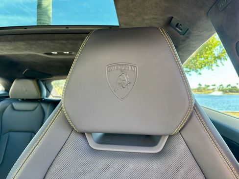 Used 2022 Lamborghini Urus image 34