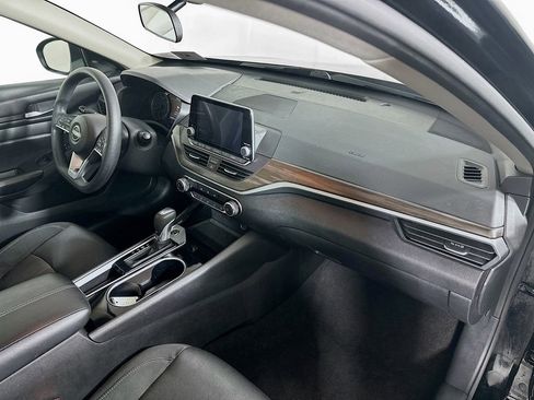 Used 2024 Nissan Altima 2.5 SV image 31