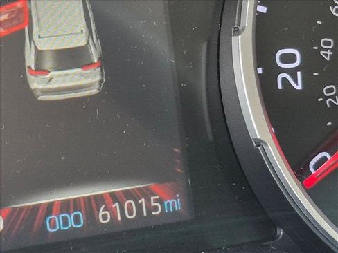 Used 2019 Toyota RAV4 LE FWD image 5