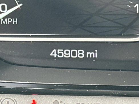 Used 2022 GMC Yukon Denali w/ Denali Premium Package image 28