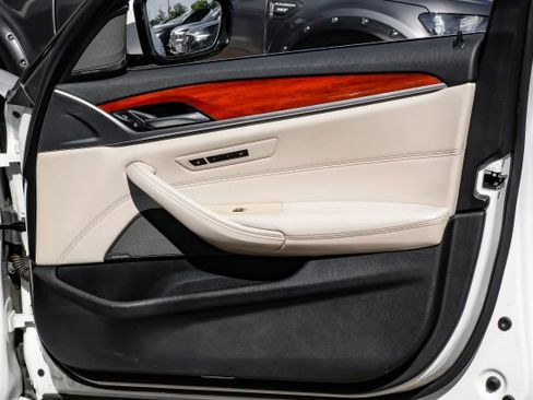 Used 2019 BMW 540i w/ Executive Package image 52